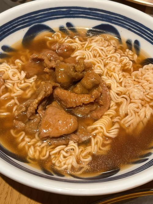 公仔面麻辣牛肉面