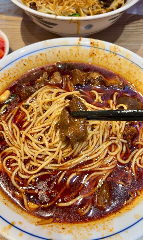 雀巢麻辣牛肉面