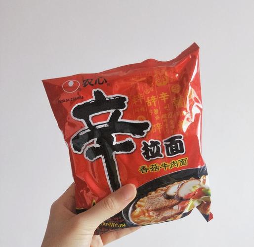 农心麻辣牛肉面