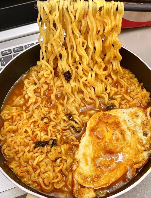 不倒翁红烧牛肉面